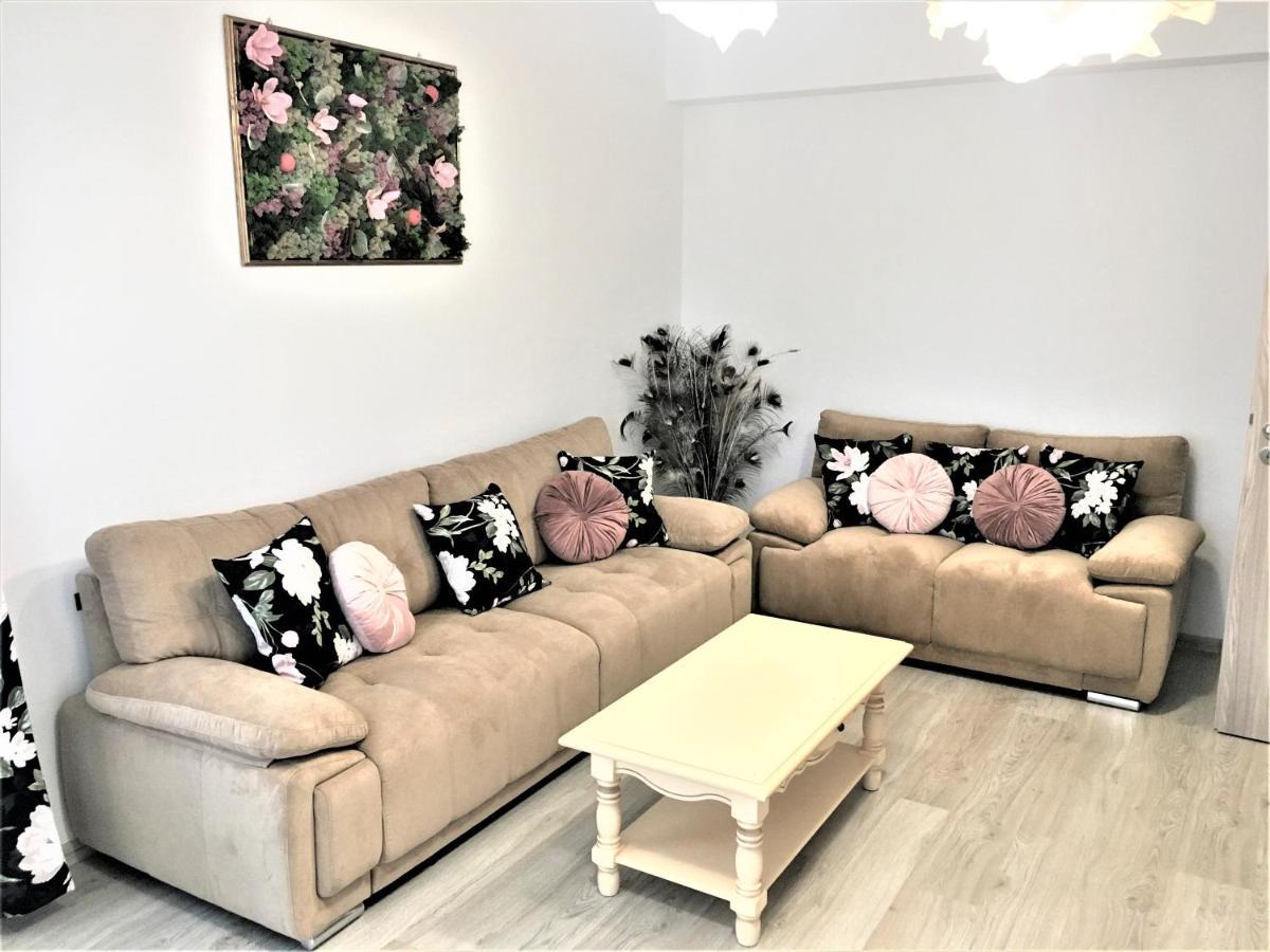 23 Apartment *